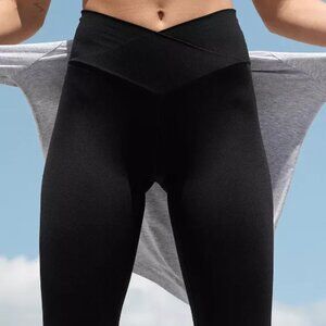 NWT Aerie Offline Real Me High Waisted Crossover Legging in Black - Size Small
